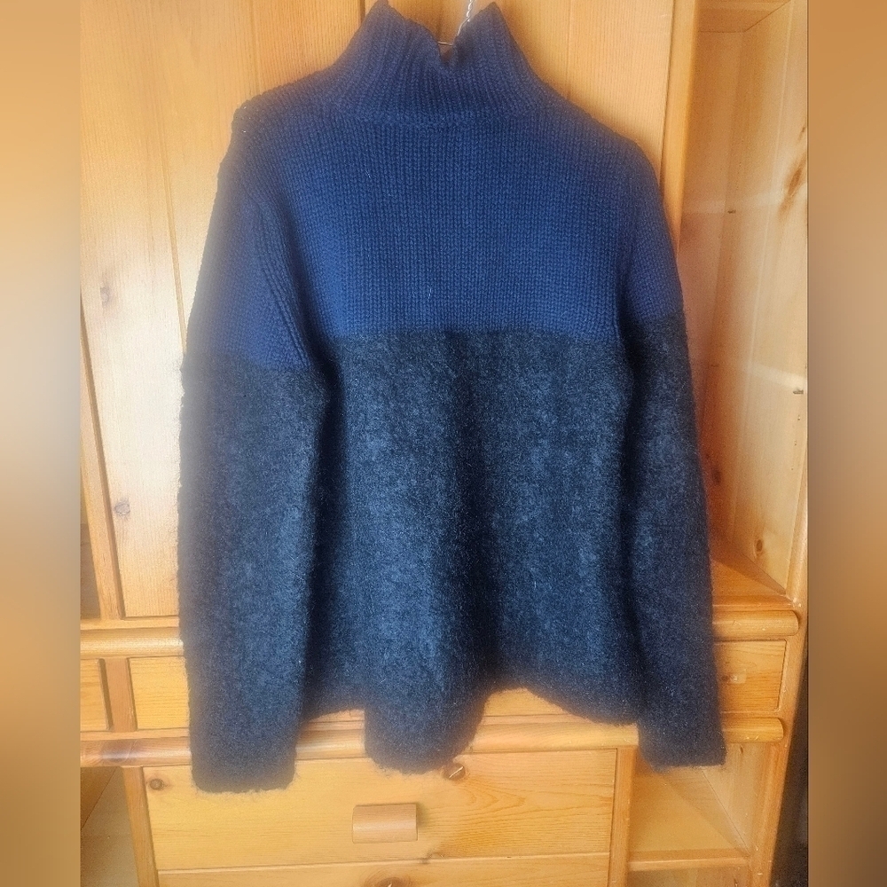 Majestic filatures size 3 cashmere&wool turtleneck sweater